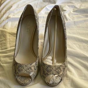 Aldo Women’s Cream Snakeskin Print Heels Size: 38 (Eu) (*brand new)